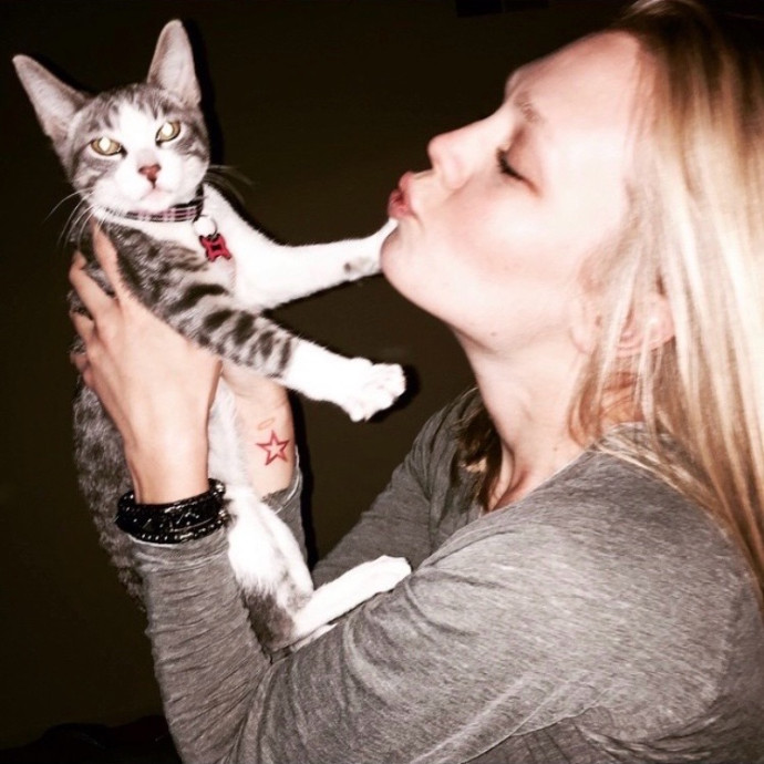 Cat Tattooed Sitter
