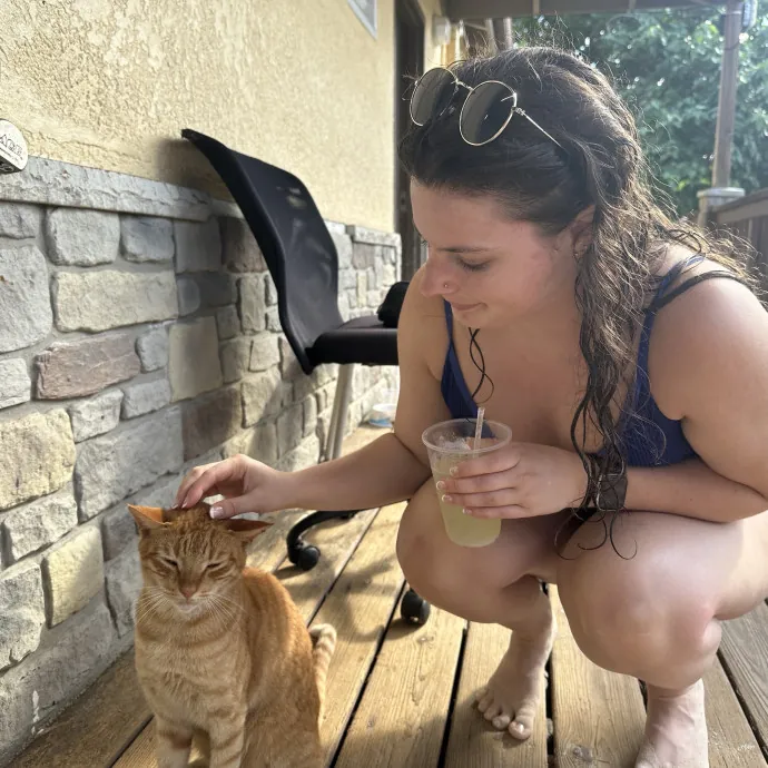 Cat Mom With 15 Years Experience photo 4