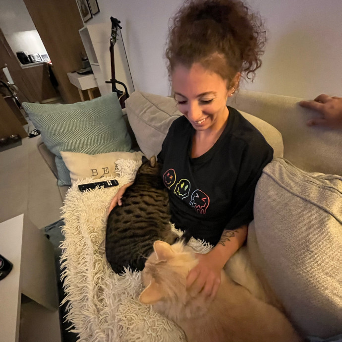 Julia The Kitty Whisperer