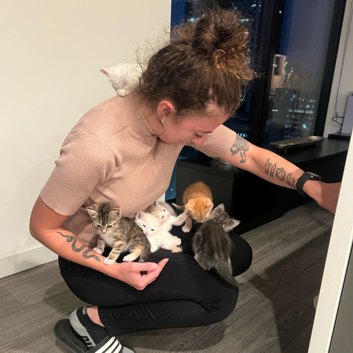 Julia The Kitty Whisperer photo 2