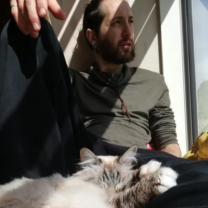 Press Paws And Live In The Meow