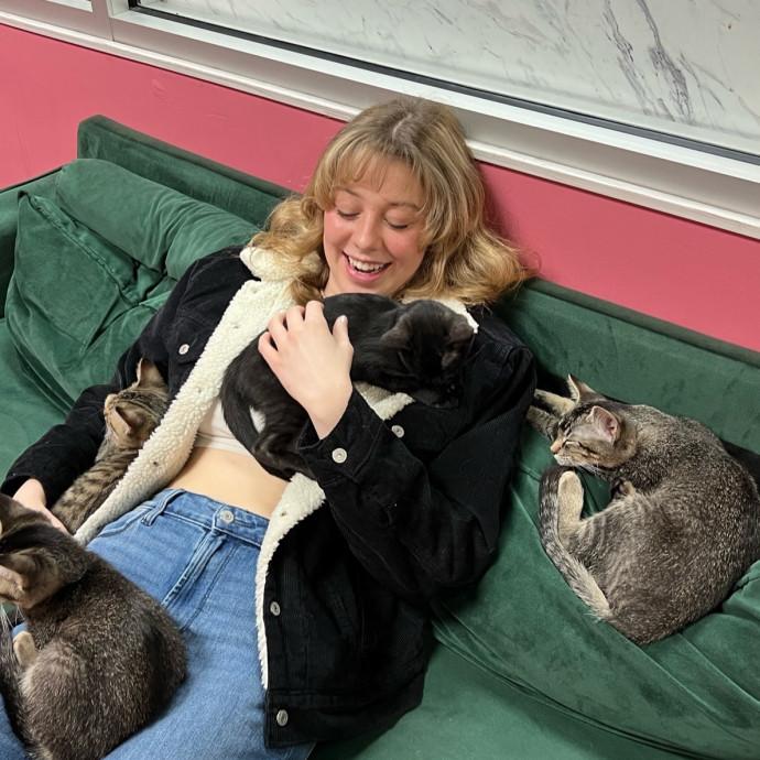 Lifelong Cat Lover-Trusted Sitter