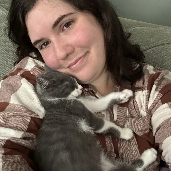 Cat Mom With Flexible Schedule