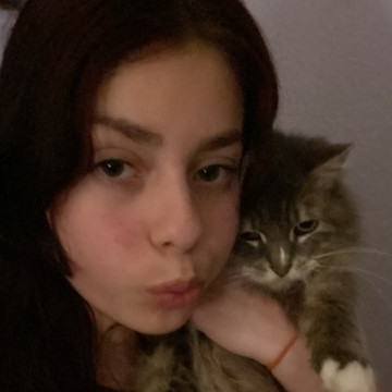 Naz's Kitty Sittn