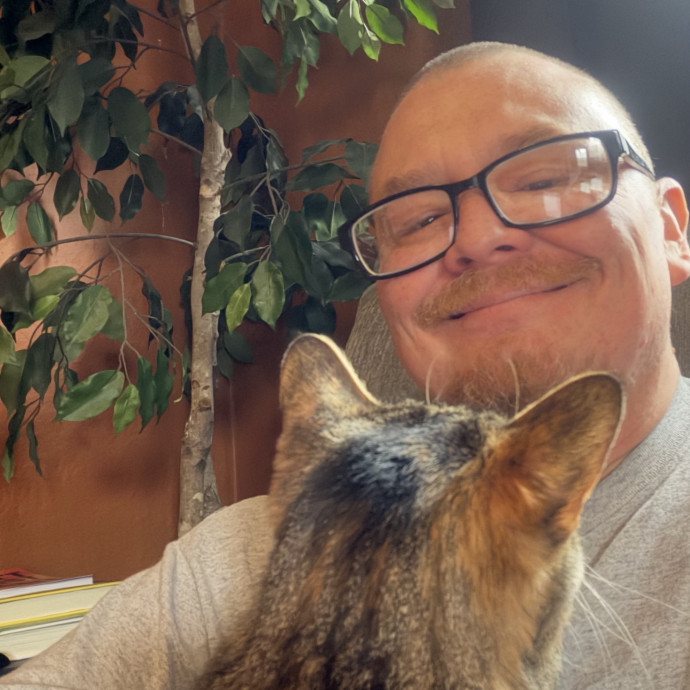 Loving Cat Dad Of 2 With 25 Years Exp