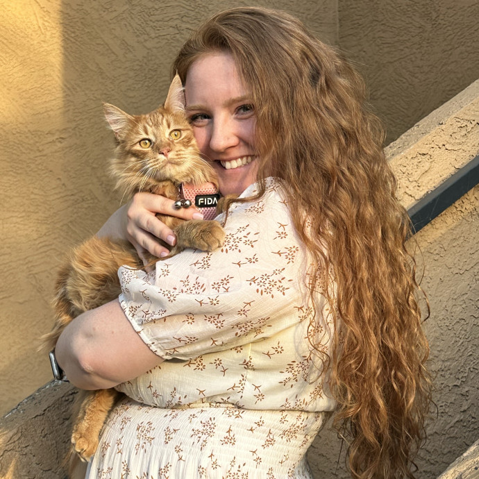 Cat Loving Sitter With Lots Of Free Time