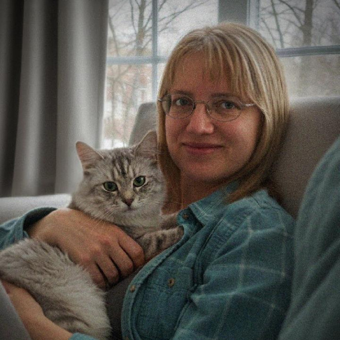 Cuddly Cat Grandma