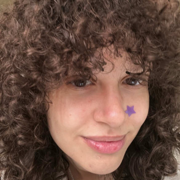 Ari's profile