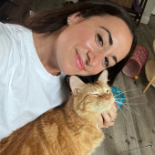 Reliable Cat-Loving Sitter