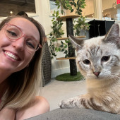 Alexis Loves Cats