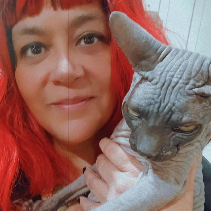 Experienced Cat Caregiver  Sphynx Mom