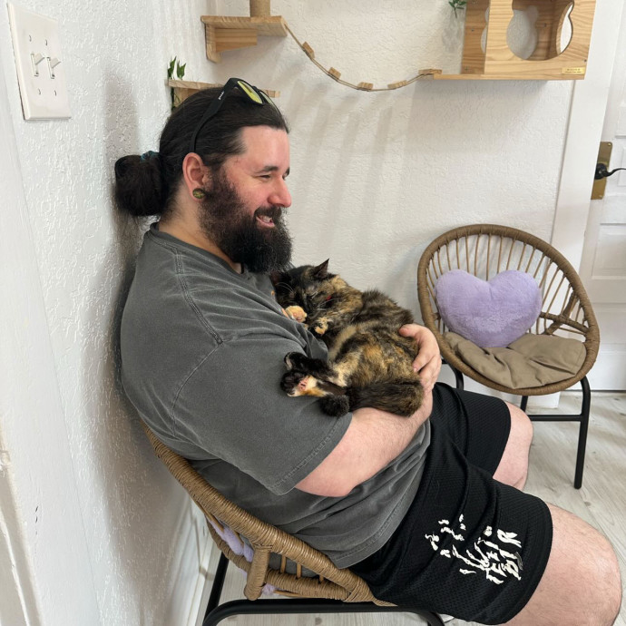 Cat Dad Wanting To Help Other Cat Parent