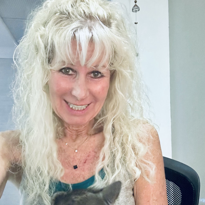 Loving Cat Care With A Holistic Touch