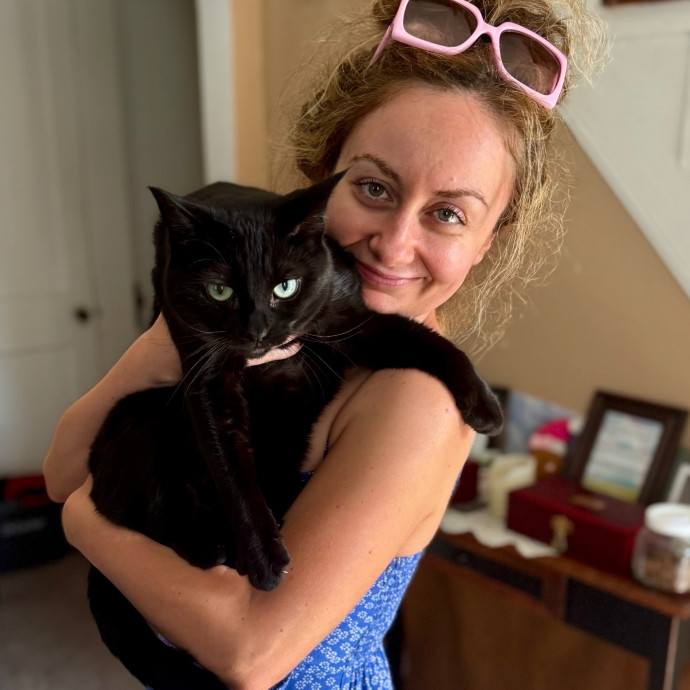 Cat Sitter With 8 Yrs Experience