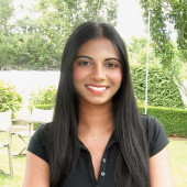 Friendly Cat-Loving Sitter