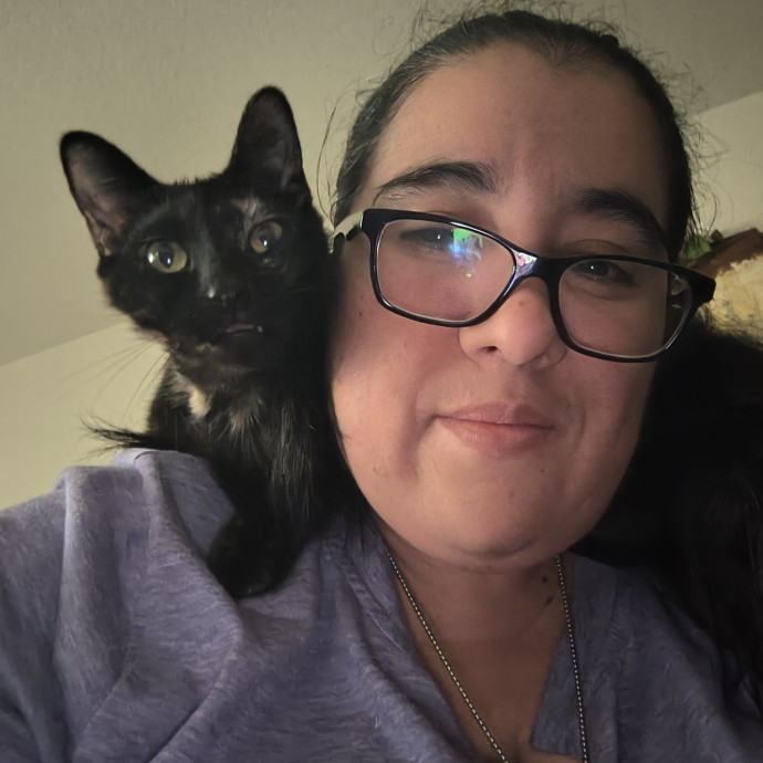 Loving Cat Sitter With A Cat Mom's Touch