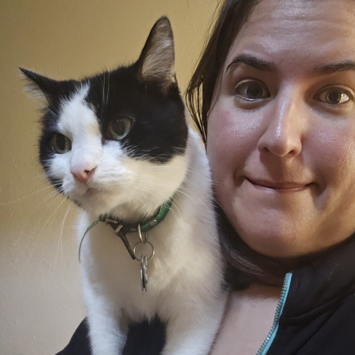 Catmom Looking To Care For Your Fur Baby