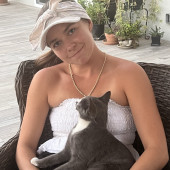 Experienced Nurturing Cat Sitter