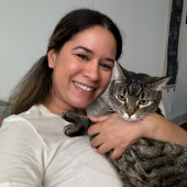 Caring Cat Sitter  Photographer