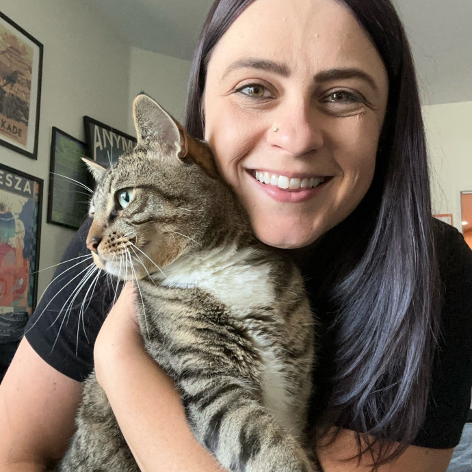 Centrally Located Twin Cat Mama Centrally Located Twin Cat Mama