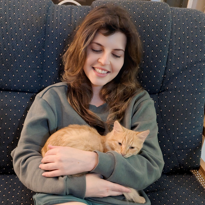 Experienced Cat Sitter Of 31 Years Experienced Cat Sitter Of 31 Years