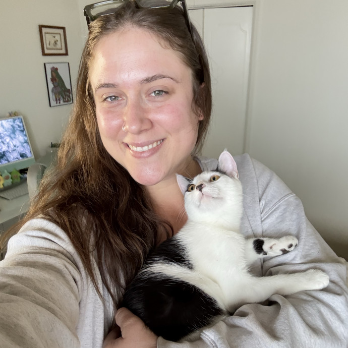 Patient  Playful Sitter Who Knows Cats