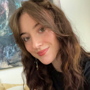 Mia's profile