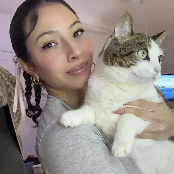 Patient Cat-Loving Sitter