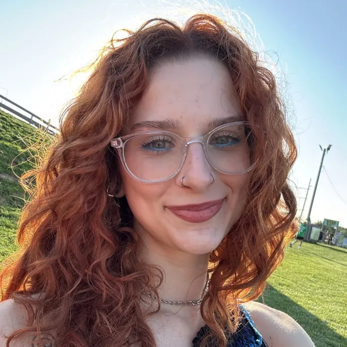 Reina B.