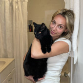 Sf Kitty-Sitting By Ryann