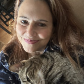 Mature Experienced Cat Mom