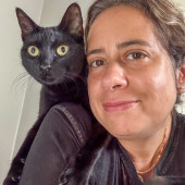 Calm  Skilled Cat Care Expert