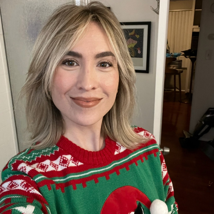 Experienced Multi-Cat Household Sitter