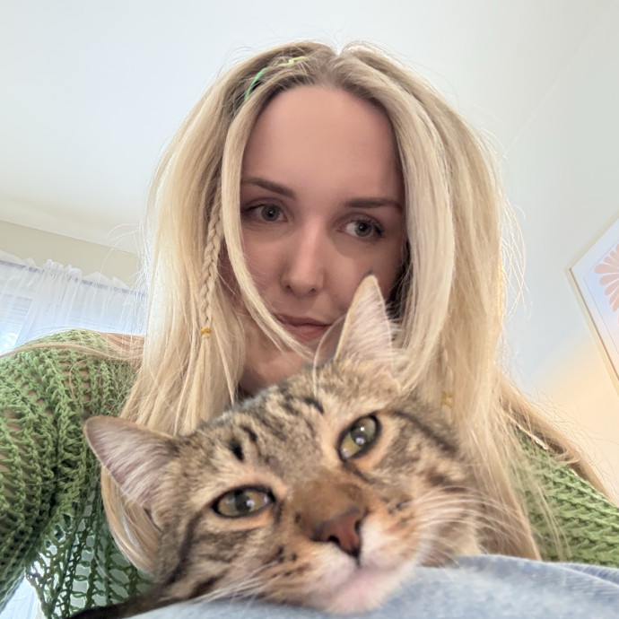 Kelsey The Cat Bestie